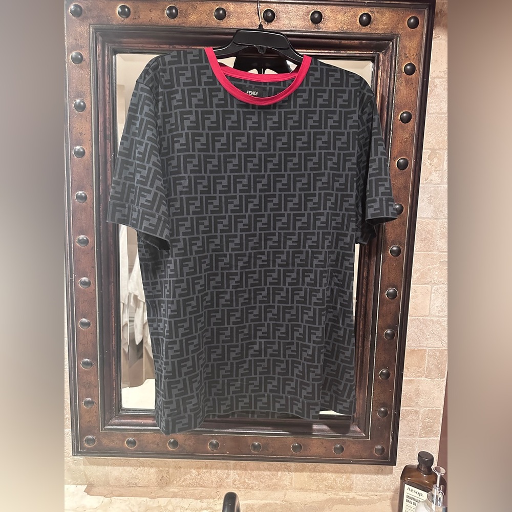 Authentic Fendi Men’s Cotton T-shirt Medium like new
